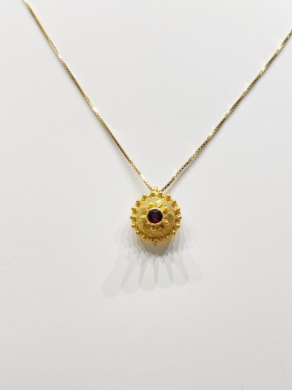 Collana Bottone Sardo con Granata