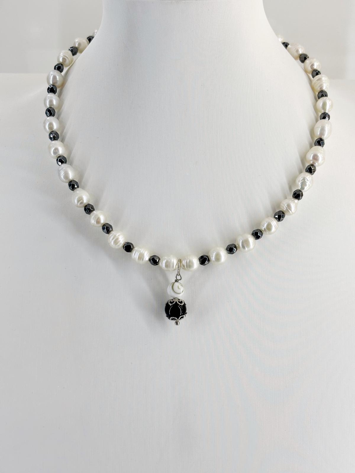 Collana Bianco Amuleto