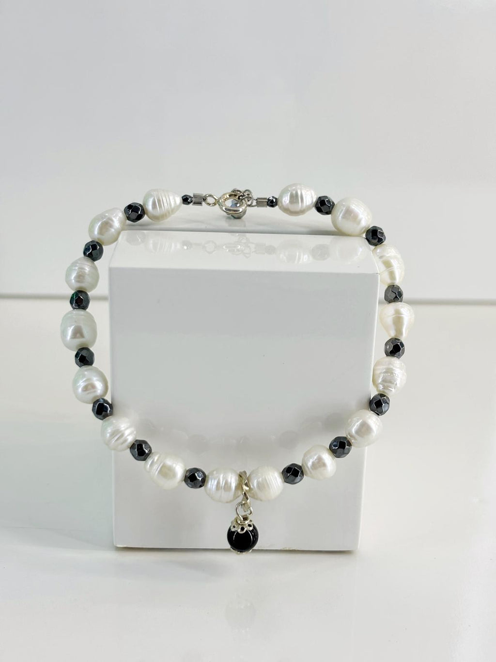 Bracciale Bianco Amuleto