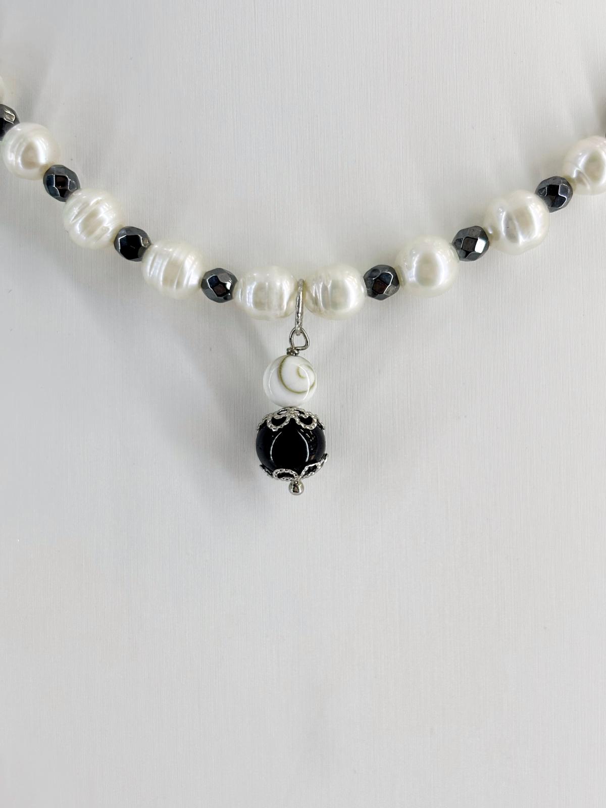 Collana Bianco Amuleto